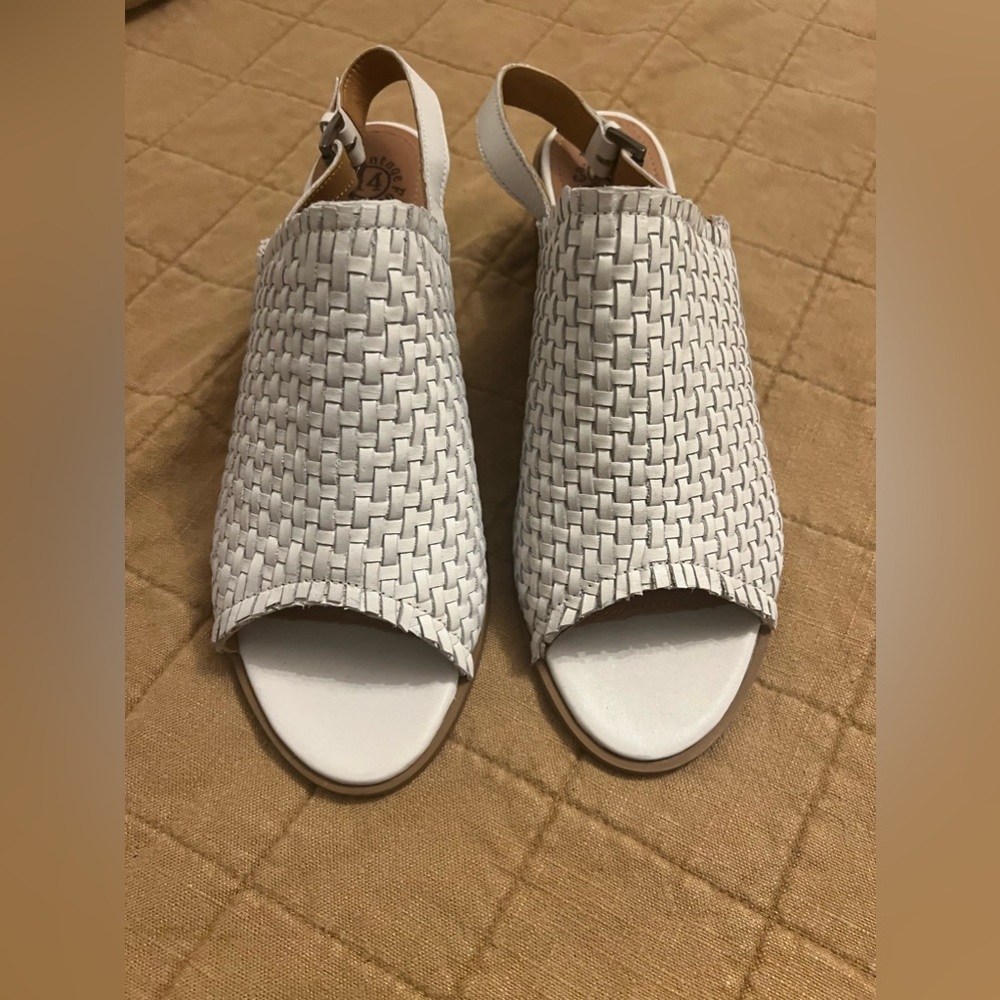 Vintage Foundry Co. white mules